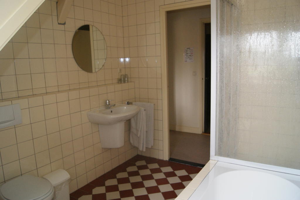 Hotel Cafe Zaal Heezen Steenderen 部屋 写真